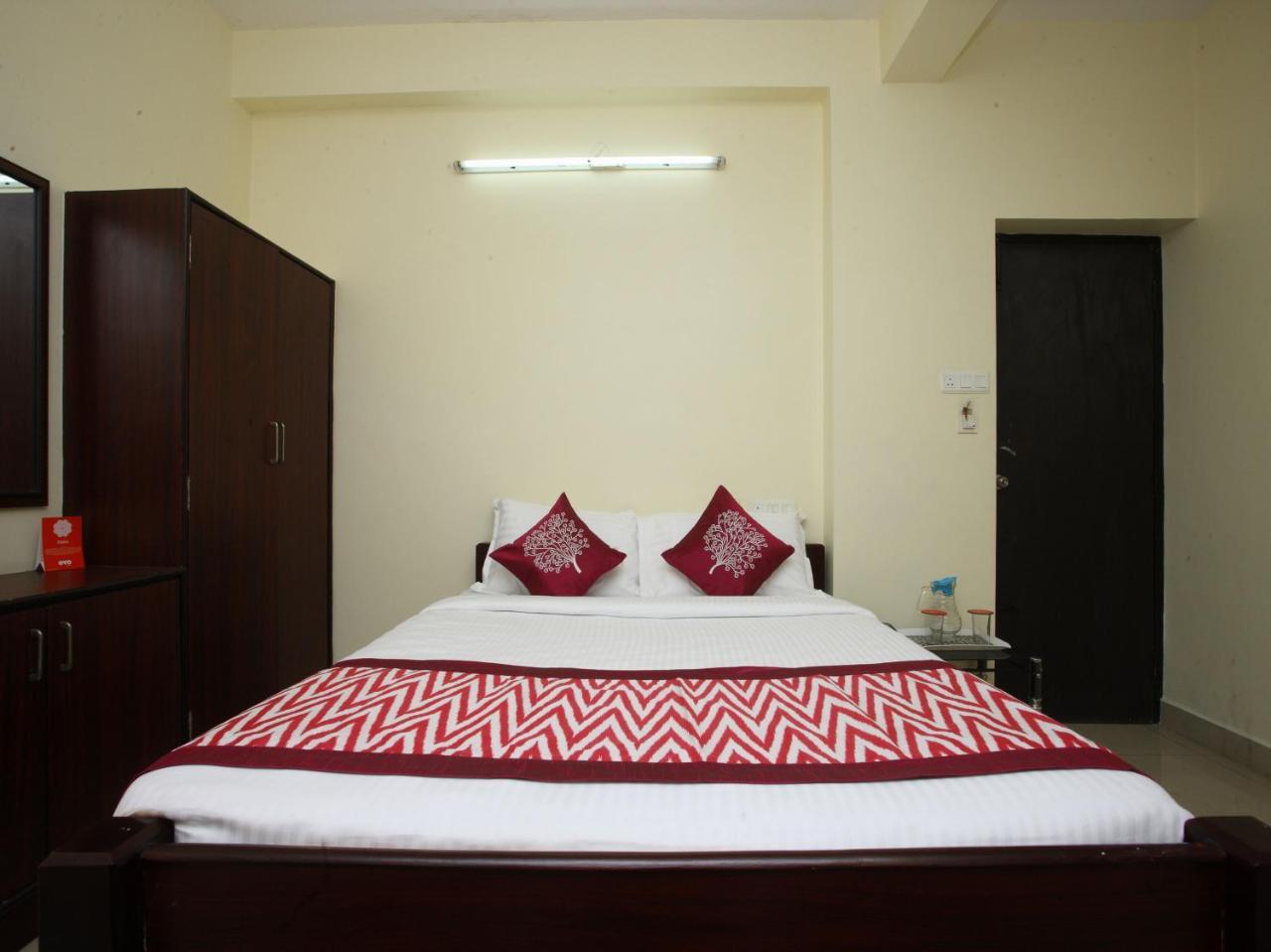Hotel Oyo 10465 Koyambedu Chennai Exterior foto