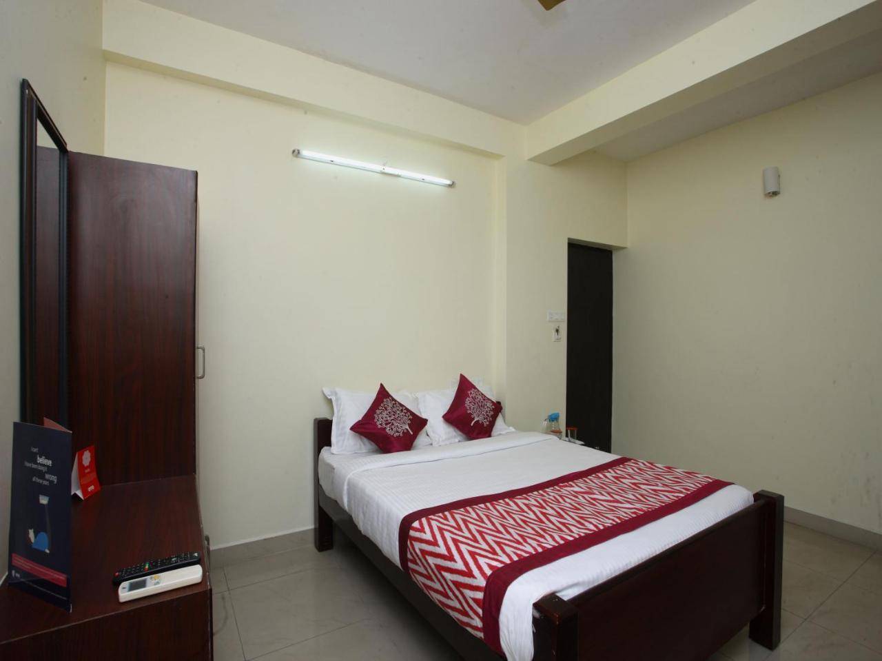 Hotel Oyo 10465 Koyambedu Chennai Exterior foto