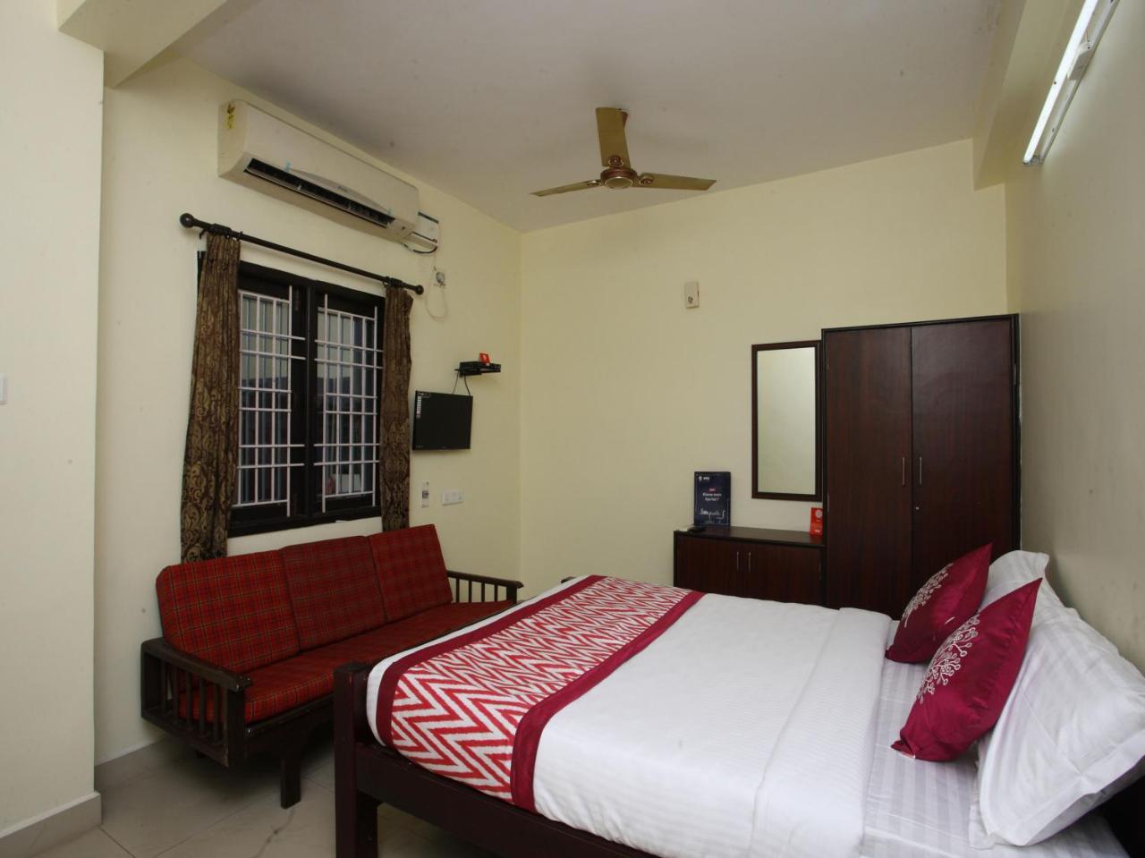 Hotel Oyo 10465 Koyambedu Chennai Exterior foto